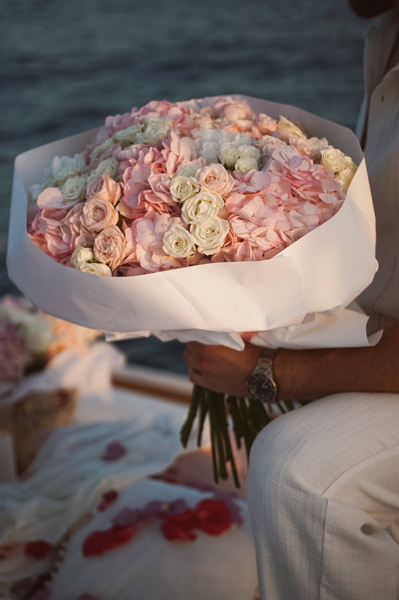 Decoración floral de Brisalta en un velero para una pedida de mano en Alicante — 2