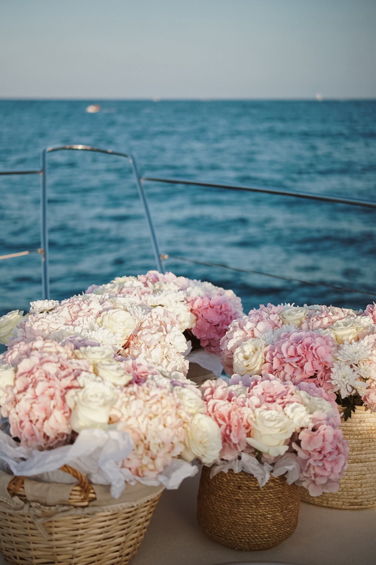 Decoración floral de Brisalta en un velero para una pedida de mano en Alicante — 5